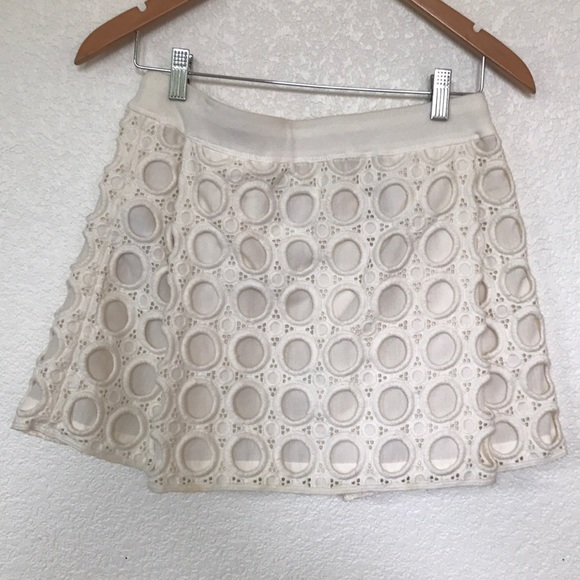Juicy Couture ivory circle eyelet mini skirt Sz XS - Picture 5 of 5